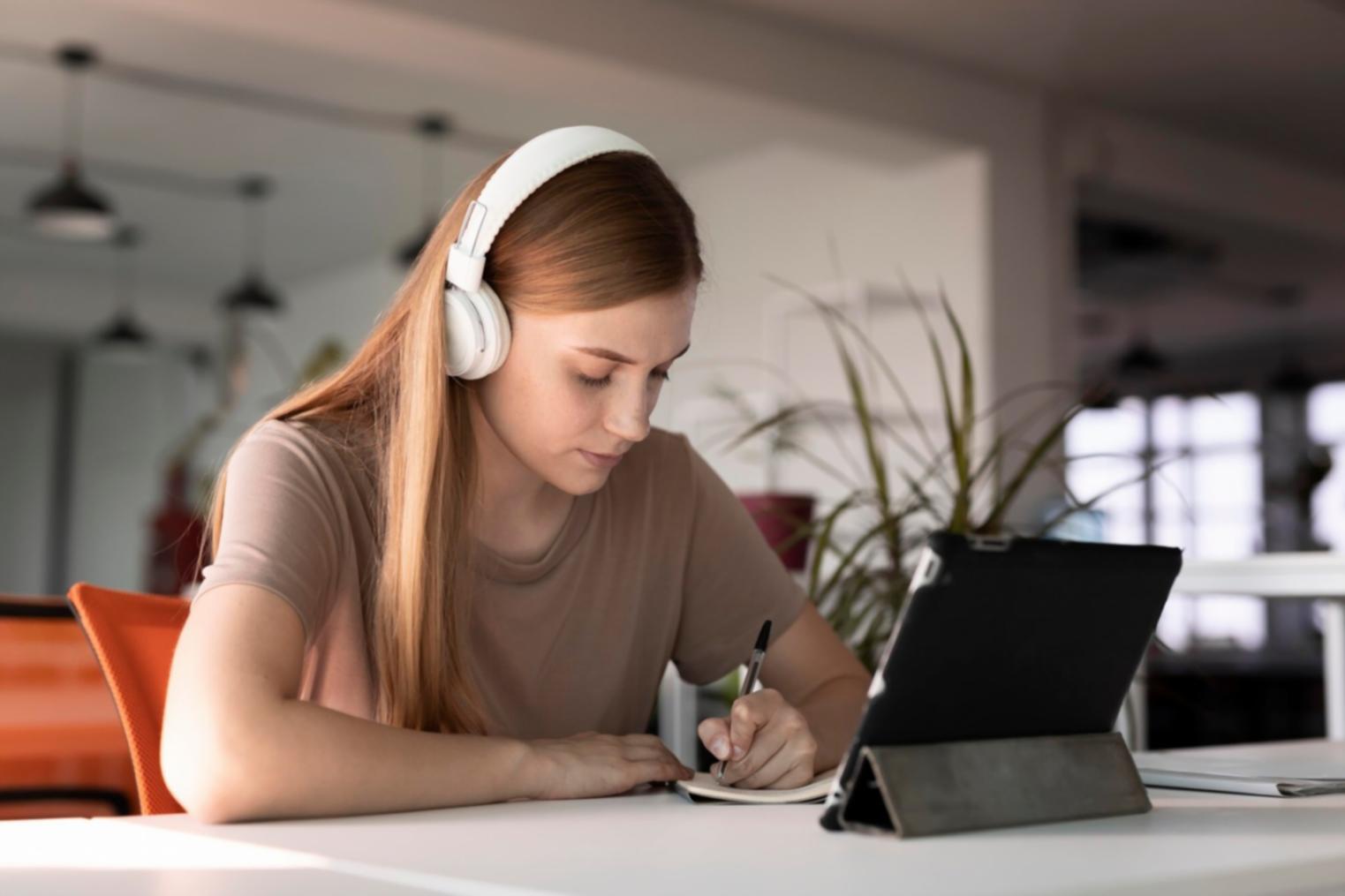 Business analytics tools testing environment with multiple screen setup